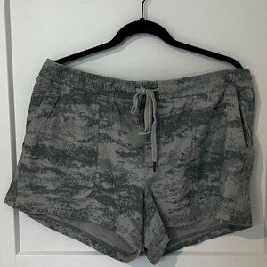 Athleta Shorts XL